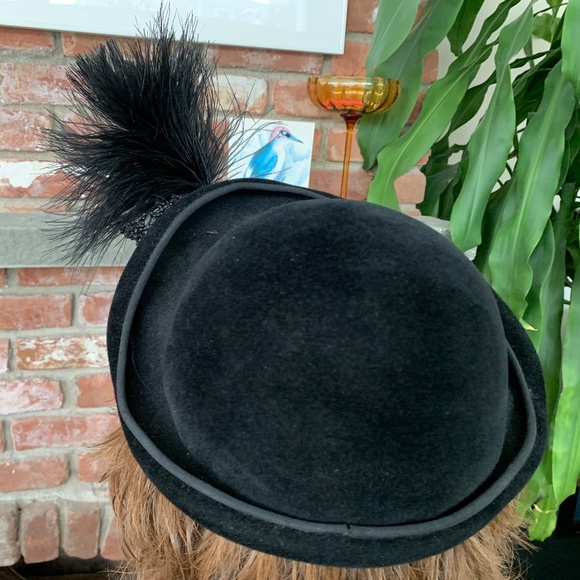 Vintage 1940s Saks Fifth Avenue Black Hat Wool with Feather and Beading - Picture 8 of 16